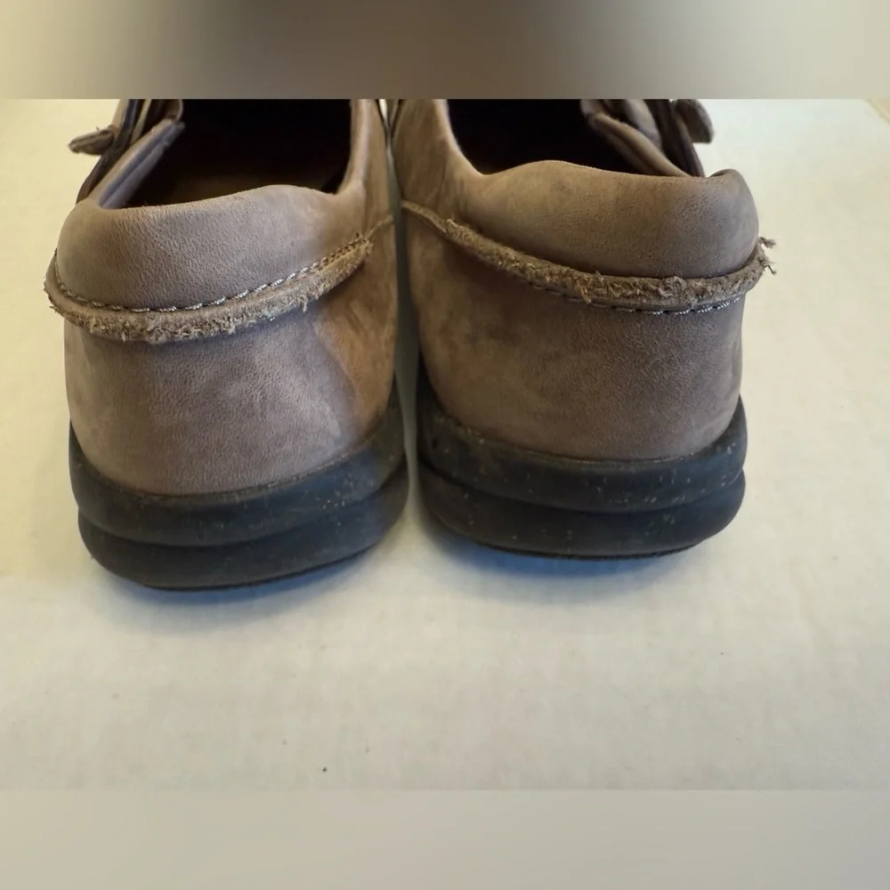 CLARKS COLLECTION ROSEVILLE DOT LOFTERS  TAUPE LEATHER LOFTERS SLIPE ON 9.5